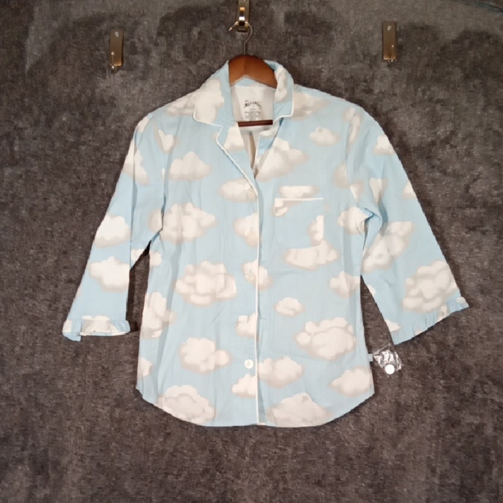 Nick& Nora Sleep Top Cloud All Over Print Ruffle Cuffs Womens Small